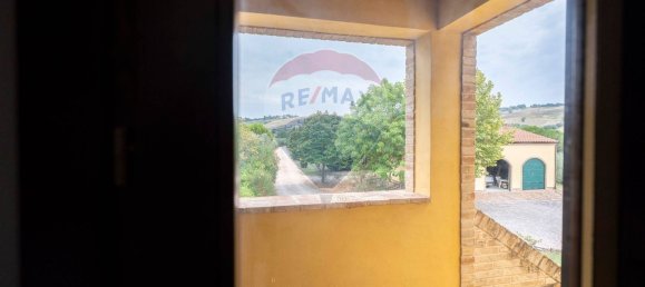 6 bedrooms House in Morrovalle, Italy No. 319890 25