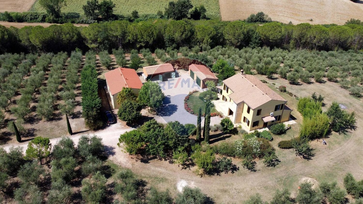 6 bedrooms House in Morrovalle, Italy No. 319890