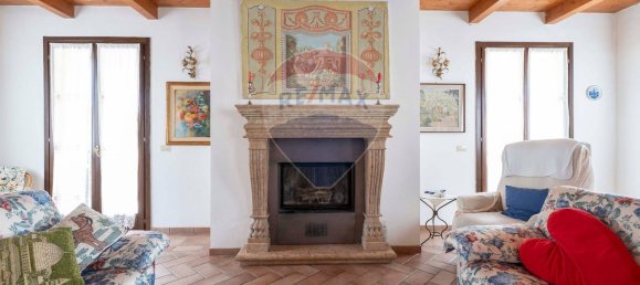 6 bedrooms House in Morrovalle, Italy No. 319890 18