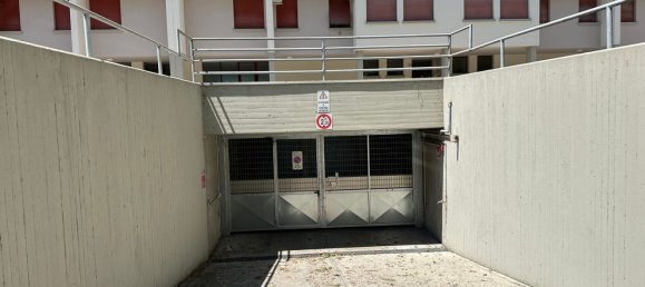 14m² Garage in Reggio Emilia, Italy No. 301692 3