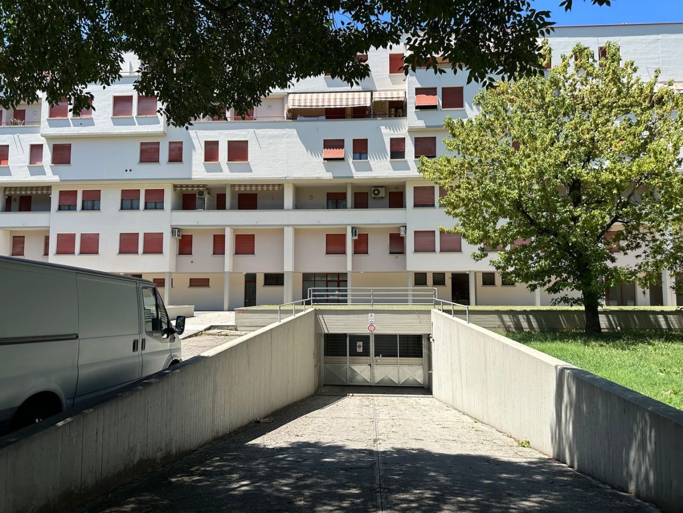 14m² Garage in Reggio Emilia, Italy No. 301692