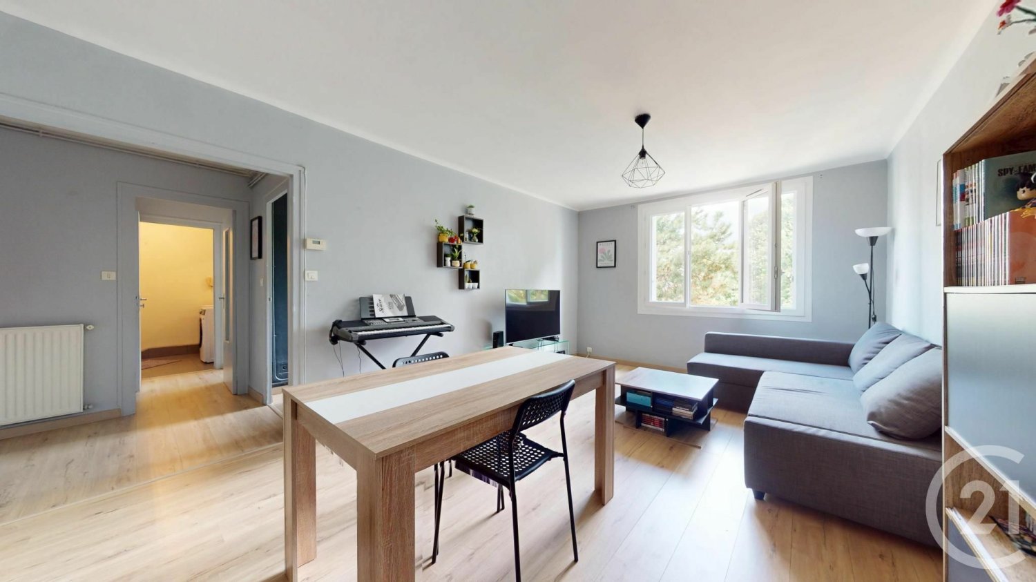 1 bedroom Apartment in Nantes, France No. 303585