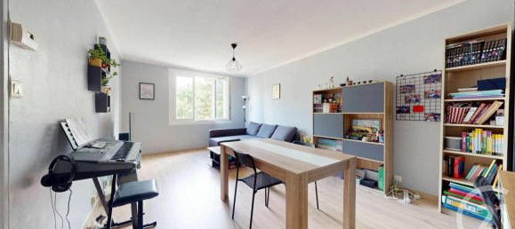 1 bedroom Apartment in Nantes, France No. 303585 2