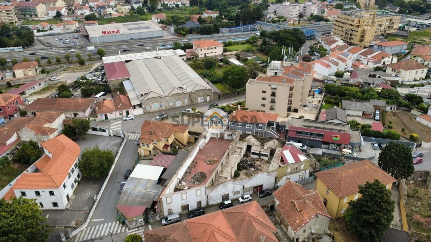 690m² Warehouse in Vila Nova de Gaia, Portugal No. 263758