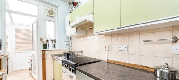 4 bedrooms House in London, United Kingdom No. 12909 12