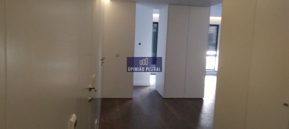 4 bedrooms Apartment in Porto, Portugal No. 78904 9