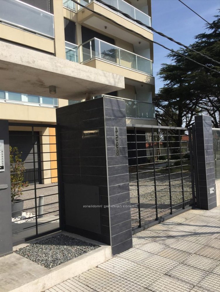 2 bedrooms Apartment in Montevideo, Uruguay No. 1264