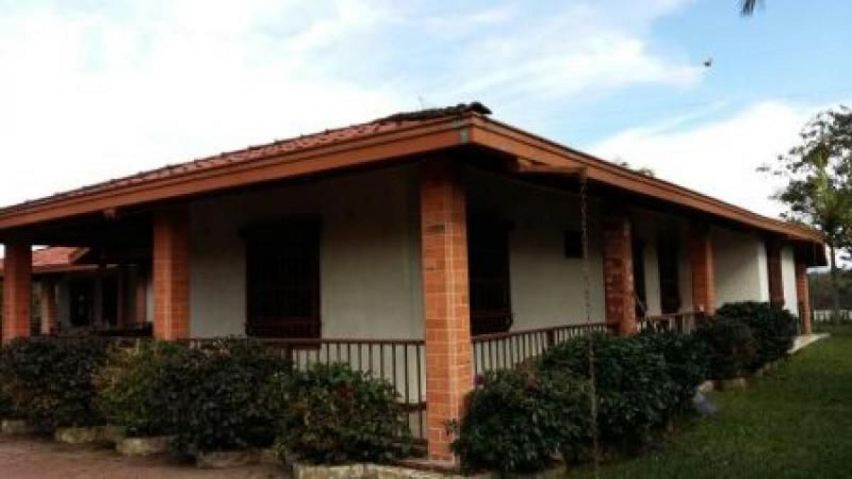 5 bedrooms House in Antioquia, Colombia No. 6393