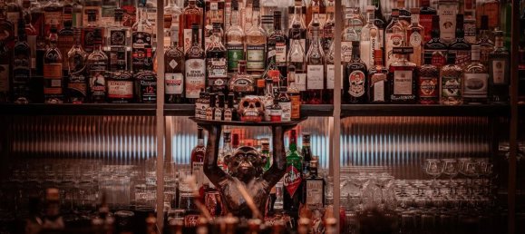 254m² Commercial property in Paris, France No. 163880 3