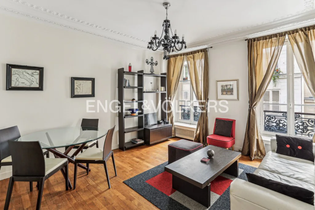 2 bedrooms Apartment in Paris, France No. 181069