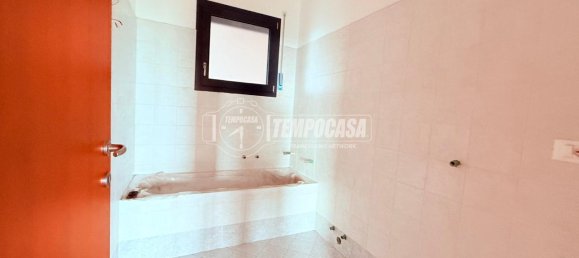 3 rooms Apartment in Brescia, Italy No. 2470 24