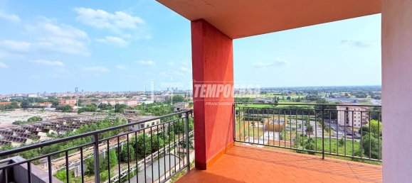 3 rooms Apartment in Brescia, Italy No. 2470 3