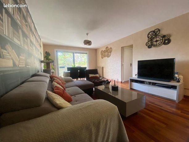 2 bedrooms Apartment in Reims, France No. 305896