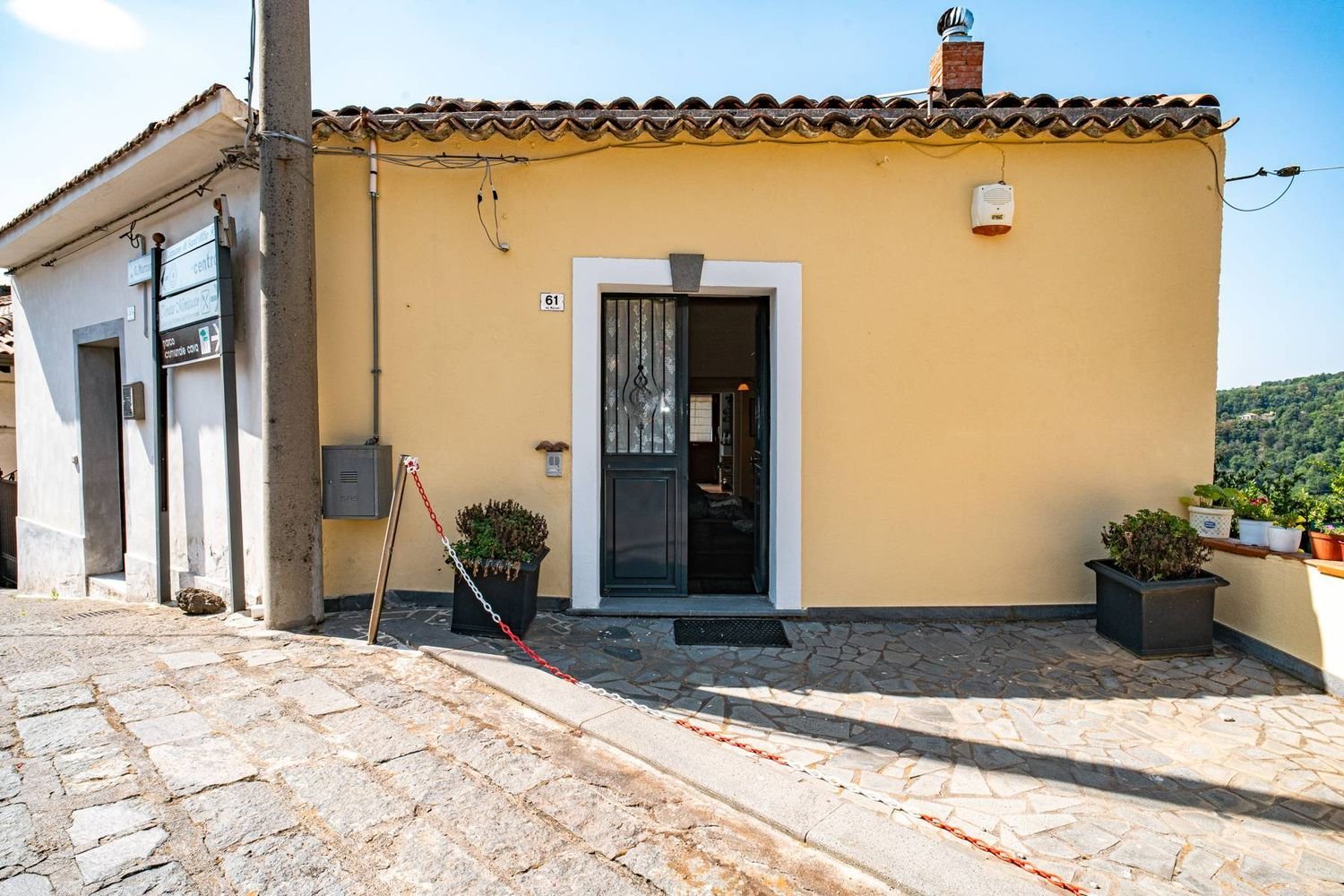 8 rooms Villa in Sant'Alfio, Italy No. 270236