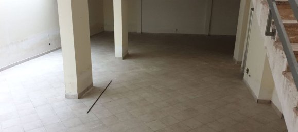 Gewerbliche Immobilie in San Nicola la Strada, Italy 265m², Nr. 134323 5
