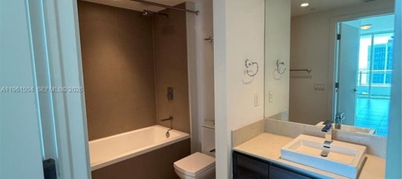 1 Schlafzimmer Gewerbliche Immobilien in Miami, USA, Nr. 615685 12