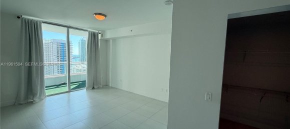 1 Schlafzimmer Gewerbliche Immobilien in Miami, USA, Nr. 615685 10