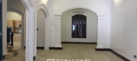 3 bedrooms Villa in Tay Ho, Vietnam No. 1604 5