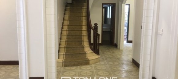 3 bedrooms Villa in Tay Ho, Vietnam No. 1604 8