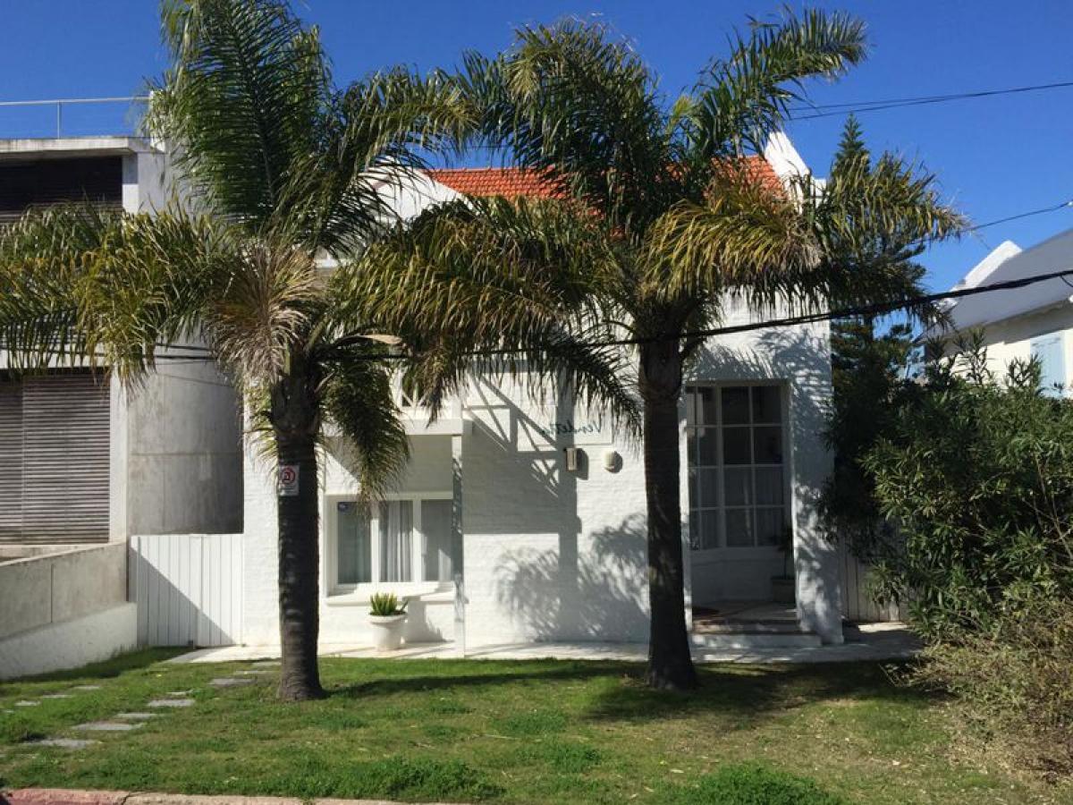 4 bedrooms House in Maldonado, Uruguay No. 8023