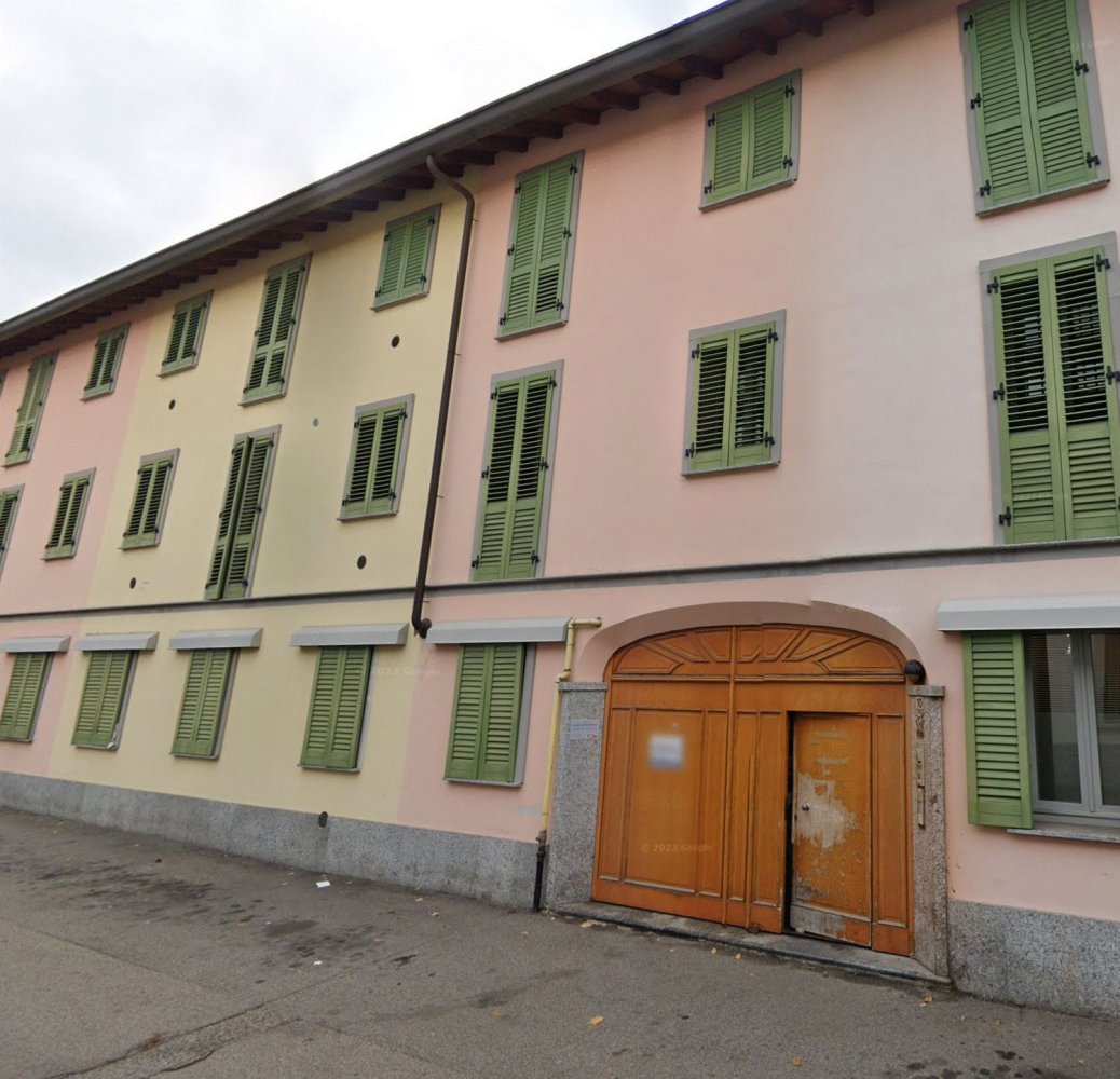 2-salle Appartement à Castano Primo, Italy No. 1694