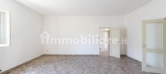 4 bedrooms Apartment in Palo del Colle, Italy No. 371113 4