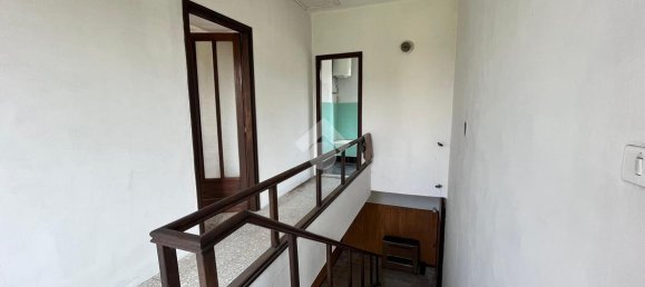 4 rooms House in Castellamonte, Italy No. 18089 20