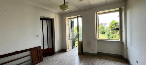 4 rooms House in Castellamonte, Italy No. 18089 8