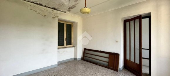 4 rooms House in Castellamonte, Italy No. 18089 17