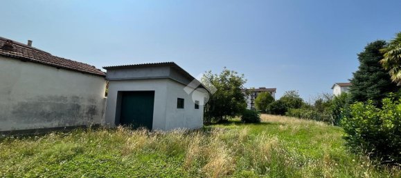 4 rooms House in Castellamonte, Italy No. 18089 22