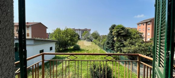 4 rooms House in Castellamonte, Italy No. 18089 21
