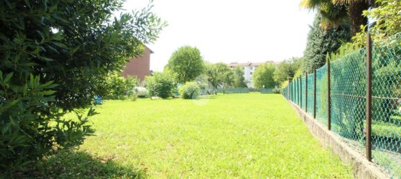 4 rooms House in Castellamonte, Italy No. 18089 11