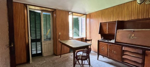 4 rooms House in Castellamonte, Italy No. 18089 18