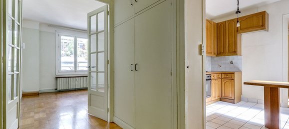 2 bedrooms Apartment in Paris, France No. 167436 6