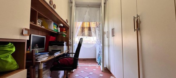 2 bedrooms Apartment in Florence, Italy No. 282189 3
