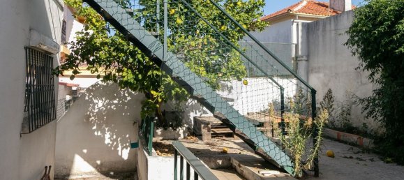 3 bedrooms House in Lisbon, Portugal No. 28831 3