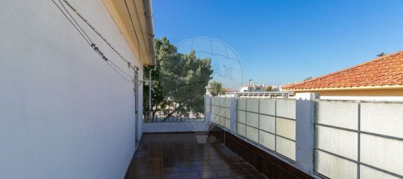 3 bedrooms House in Lisbon, Portugal No. 28831 6