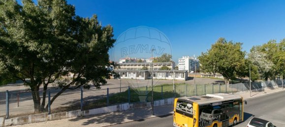 3 bedrooms House in Lisbon, Portugal No. 28831 9