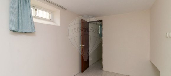 3 bedrooms House in Lisbon, Portugal No. 28831 34