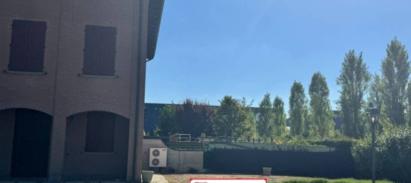 2 bedrooms House in Castelfranco Emilia, Italy No. 375429 3