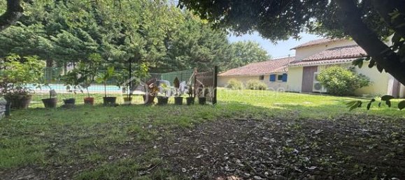 Casa de 3 dormitorios en Deux-Sevres, France No. 304576 16