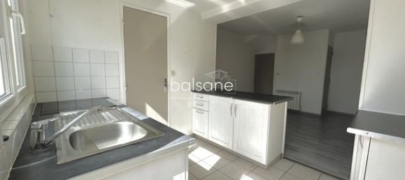 2 bedrooms House in Deville-les-Rouen, France No. 355399 2