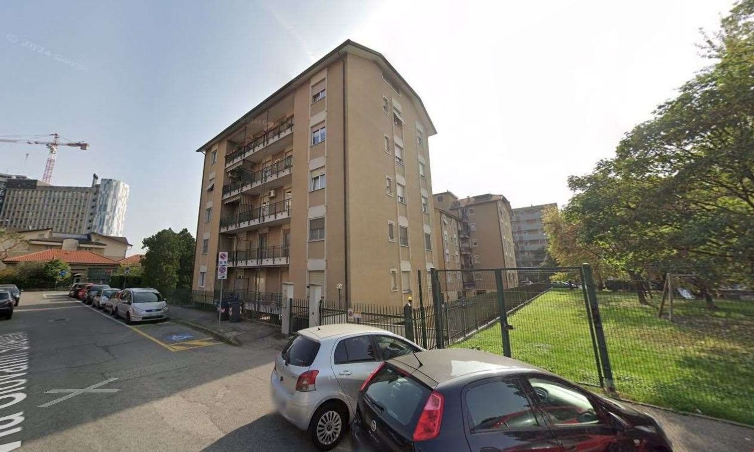 6 rooms Apartment in Monza, Italy No. 181671