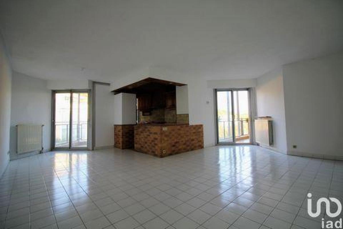 2 bedrooms Condo in Nice, France No. 7639