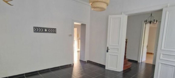 5 bedrooms House in Anzin, France No. 65055 8