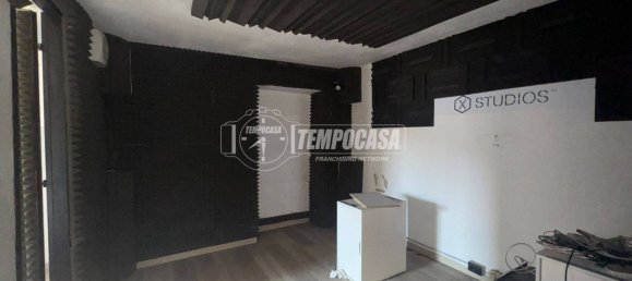 1 bedroom Apartment in Turin, Italy No. 275693 8