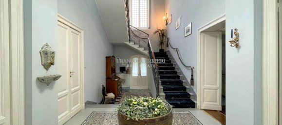 10-Zimmer Villa in Merate, Italy, Nr. 71684 7