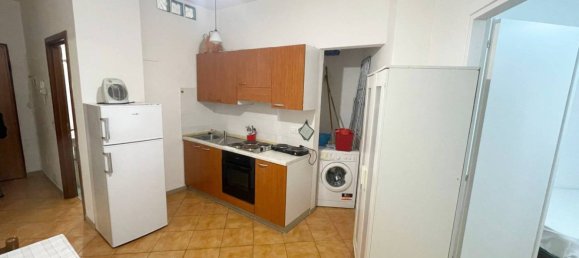 2 bedrooms Apartment in Florence, Italy No. 265779 2