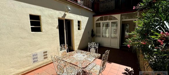 2 bedrooms Apartment in Cortona, Italy No. 331 2