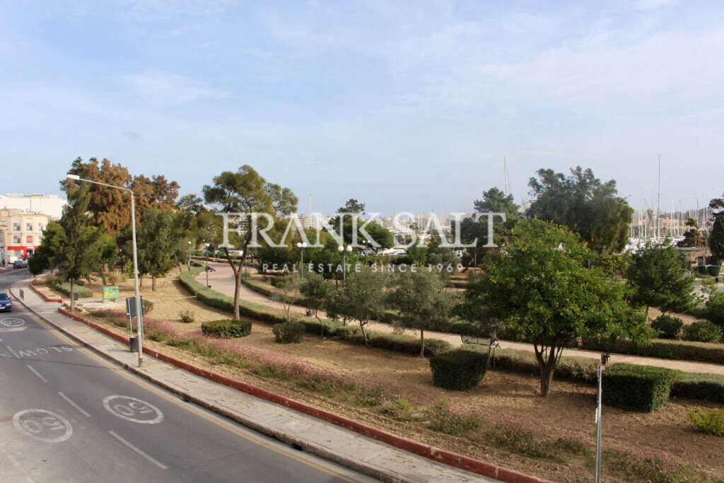 Квартира с 2 спальнями в Та-Шбиш, Мальта № 4104